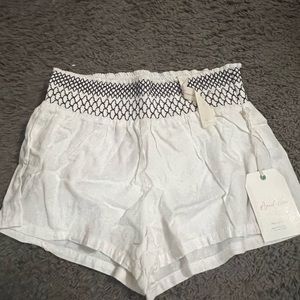 April kiss linen shorts nwt